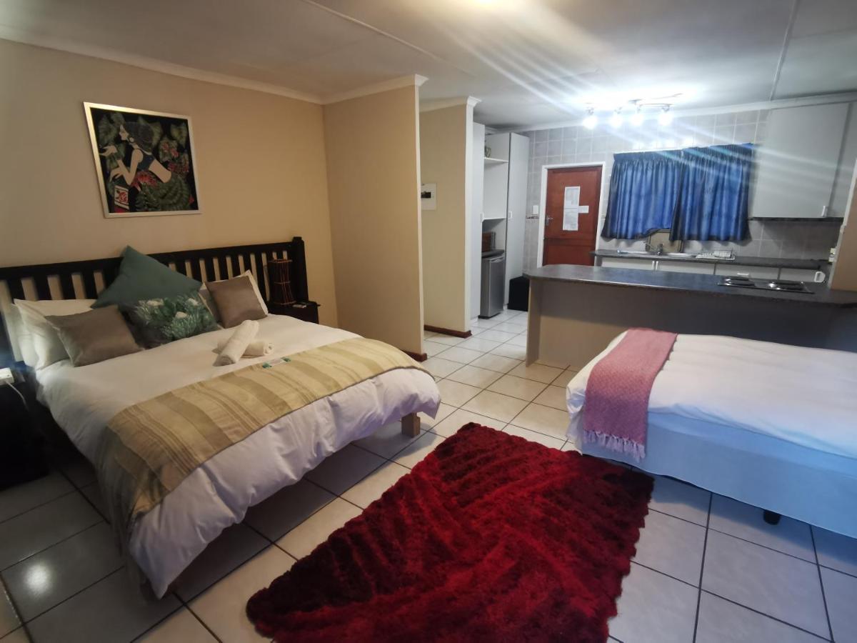 Sun Deck Lodge Hartbeespoort Eksteriør billede