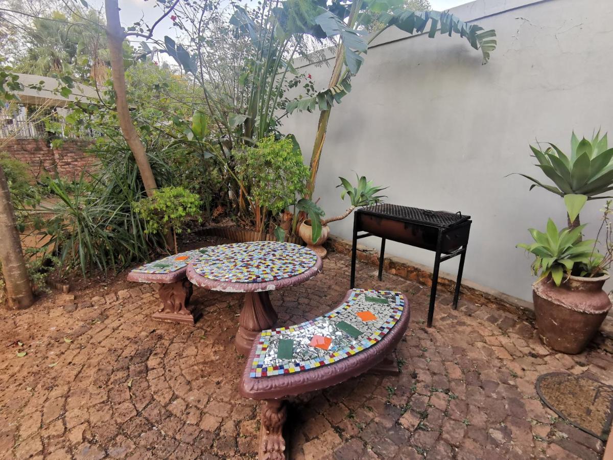 Sun Deck Lodge Hartbeespoort Eksteriør billede
