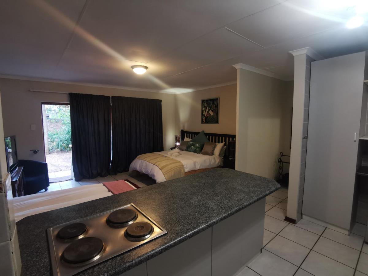 Sun Deck Lodge Hartbeespoort Eksteriør billede