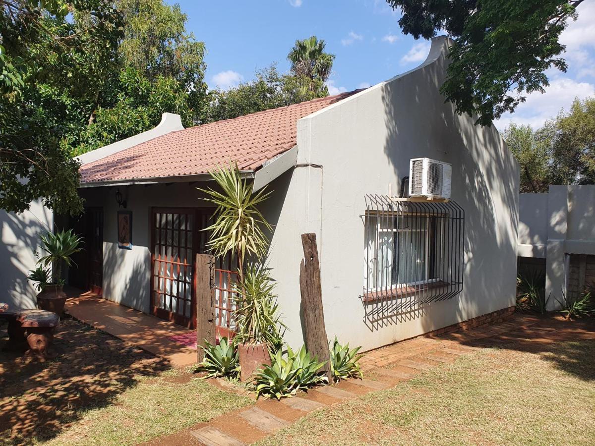 Sun Deck Lodge Hartbeespoort Eksteriør billede