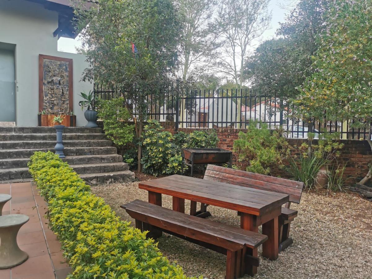 Sun Deck Lodge Hartbeespoort Eksteriør billede