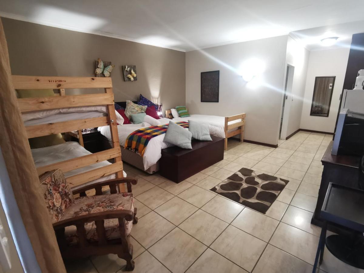 Sun Deck Lodge Hartbeespoort Eksteriør billede